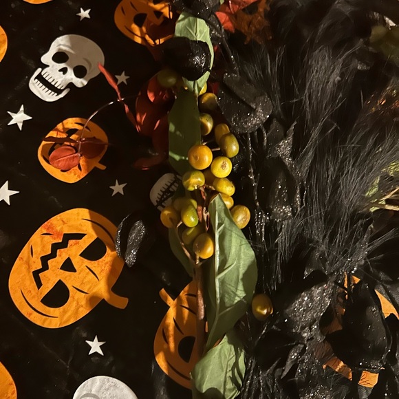 Halloween floral arrangement - Picture 5 of 6